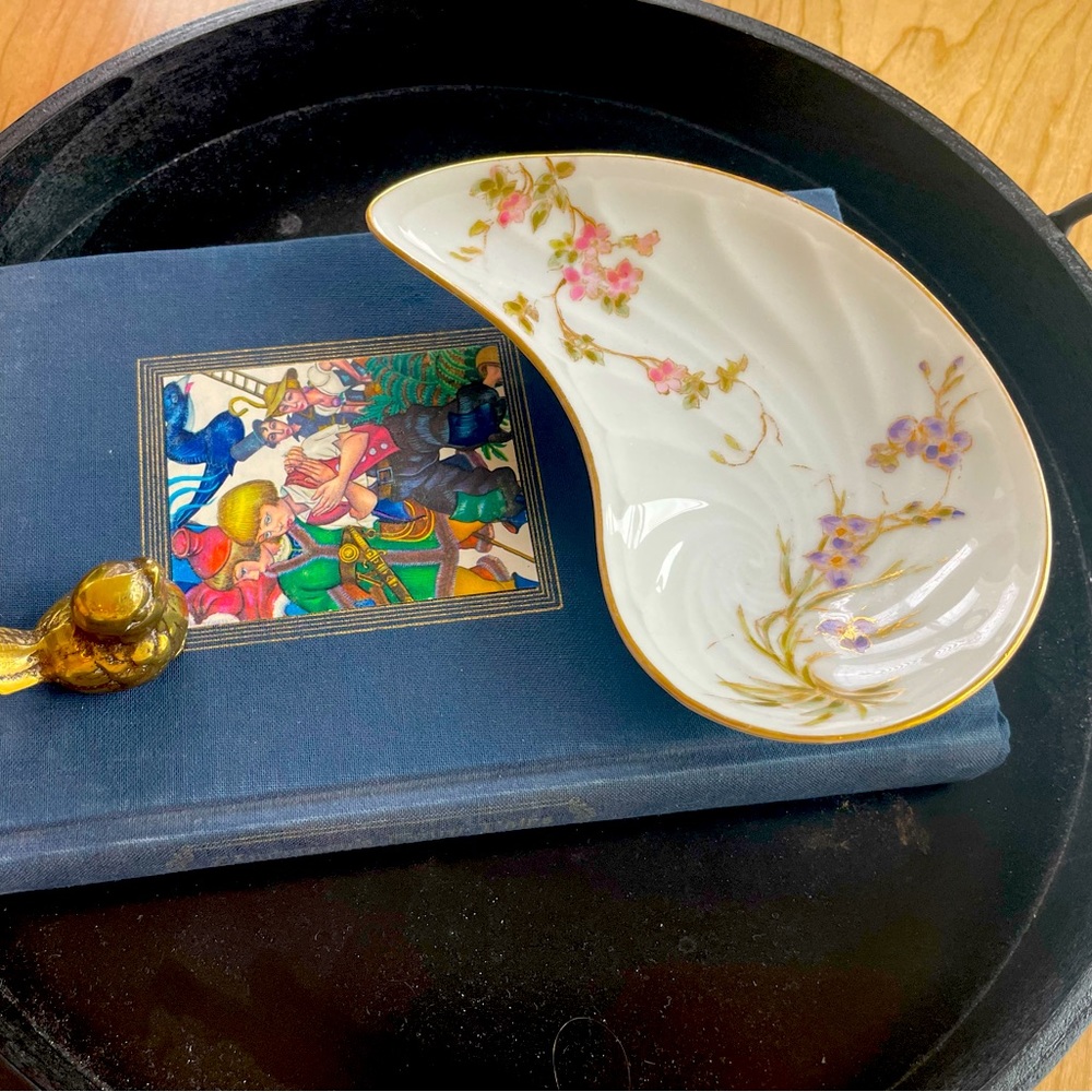 Pink and purple flower shell trinket dish